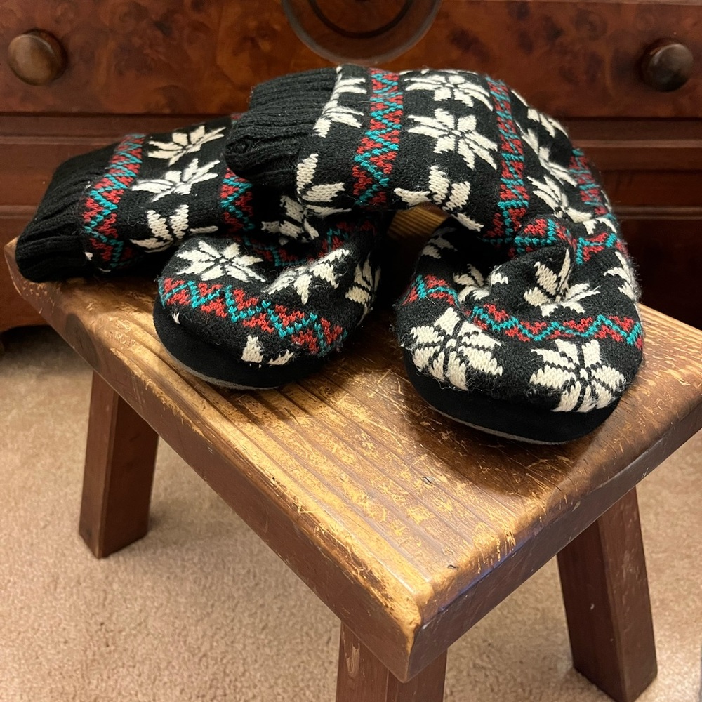 Life is Good Knit Slippers